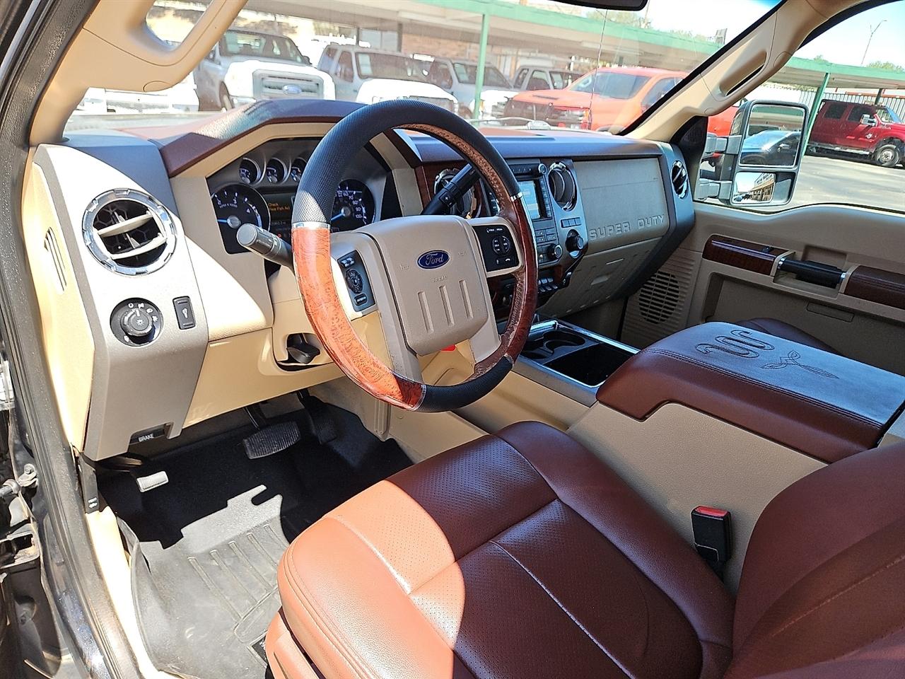 Ford Super Duty F-350 DRW 4WD Crew Cab 172" King Ranch 2012