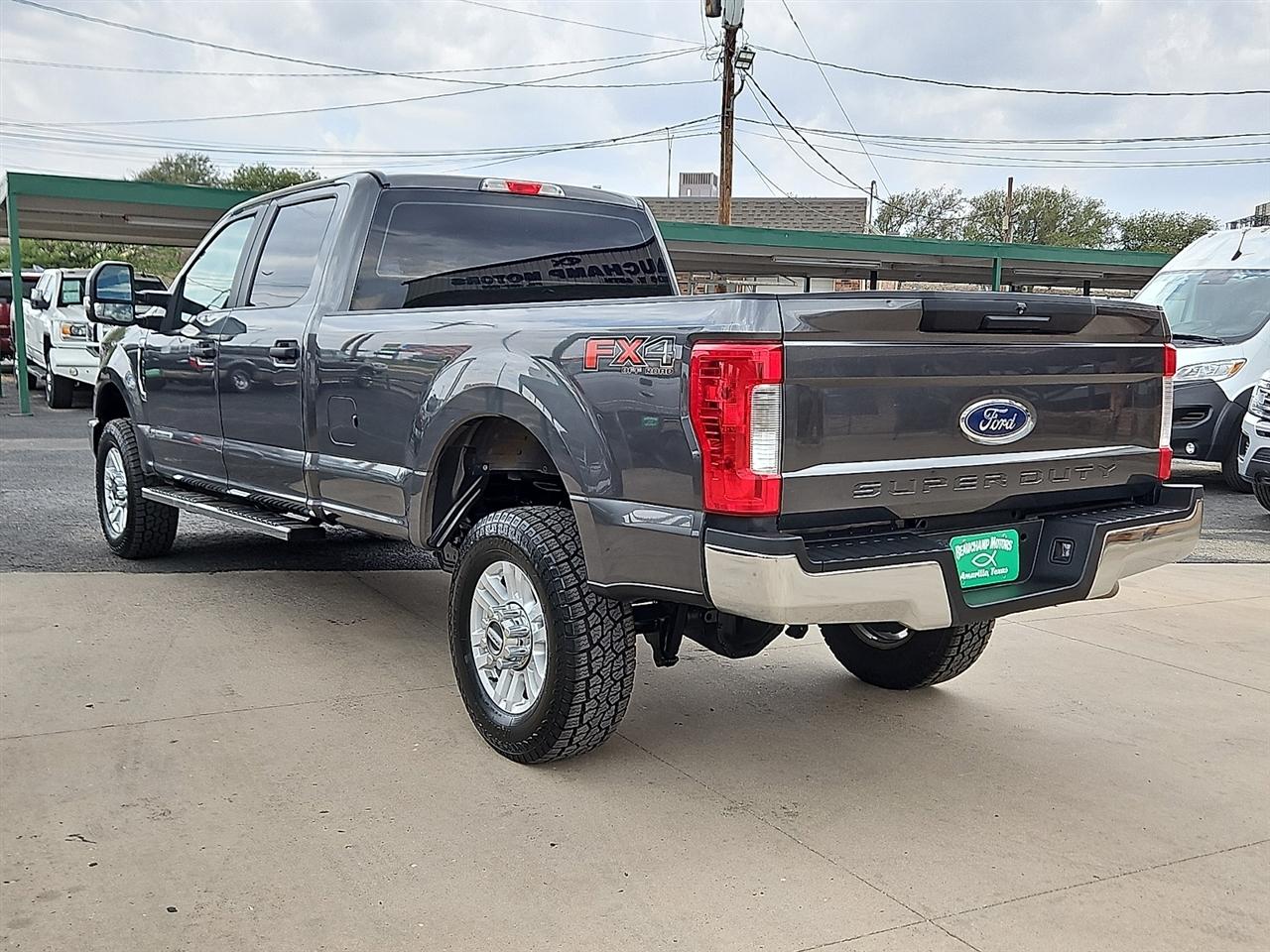 Ford Super Duty F-350 SRW XL 4WD Crew Cab 8' Box 2019