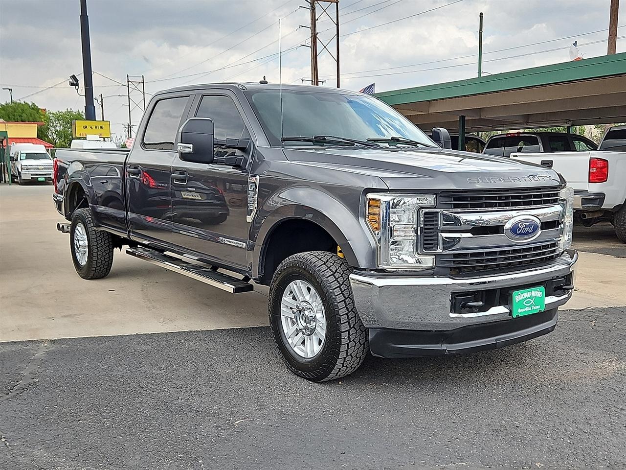 Ford Super Duty F-350 SRW XL 4WD Crew Cab 8' Box 2019