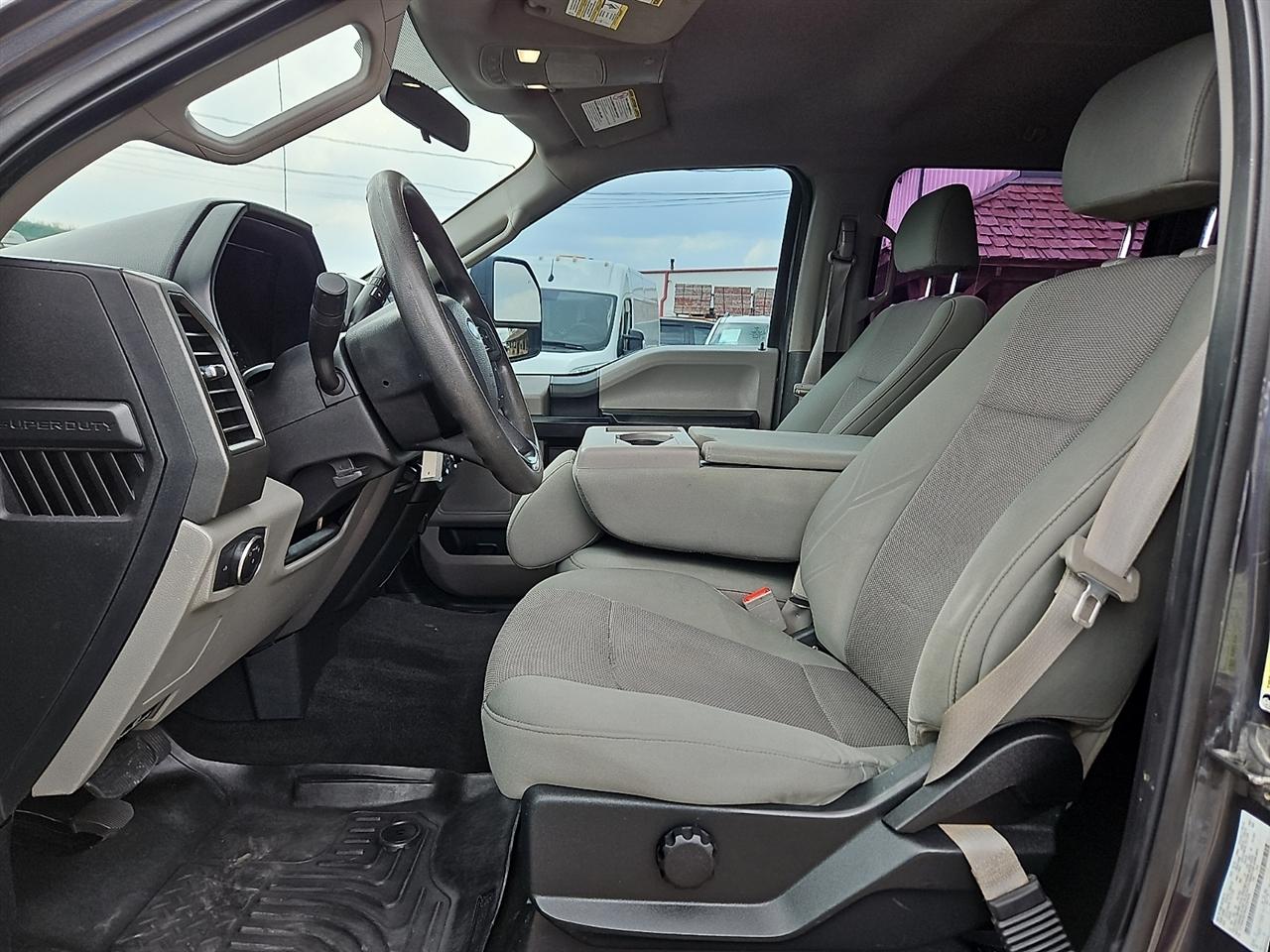 Ford Super Duty F-350 SRW XL 4WD Crew Cab 8' Box 2019