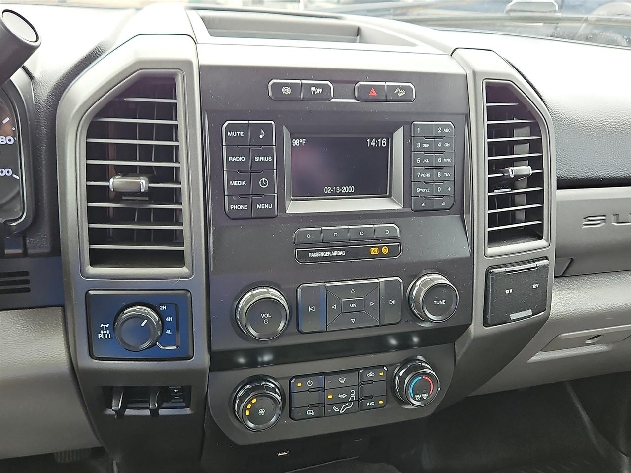 Ford Super Duty F-350 SRW XL 4WD Crew Cab 8' Box 2019