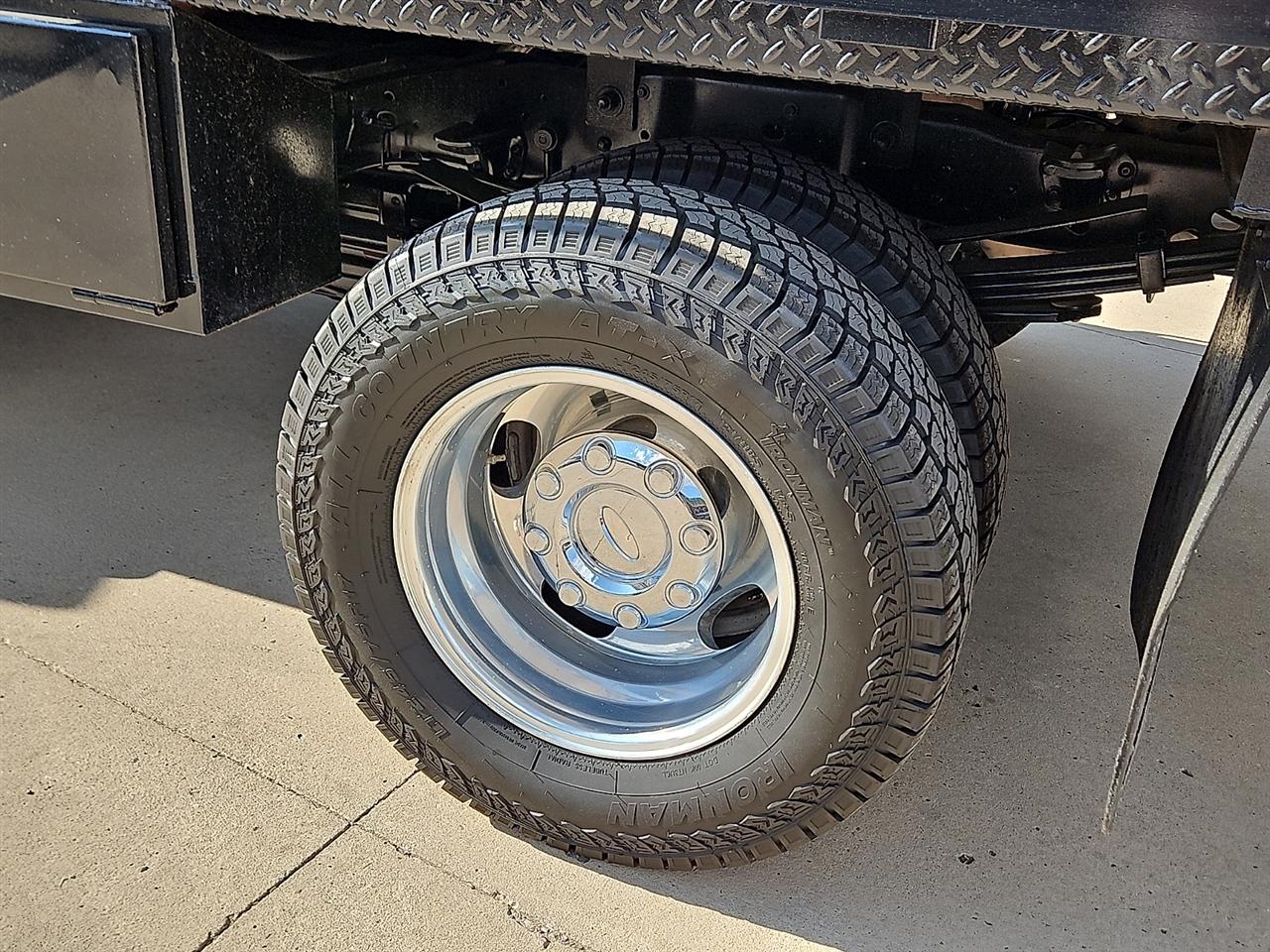 Ford Super Duty F-350 DRW 4WD Crew Cab 172" Lariat 2016