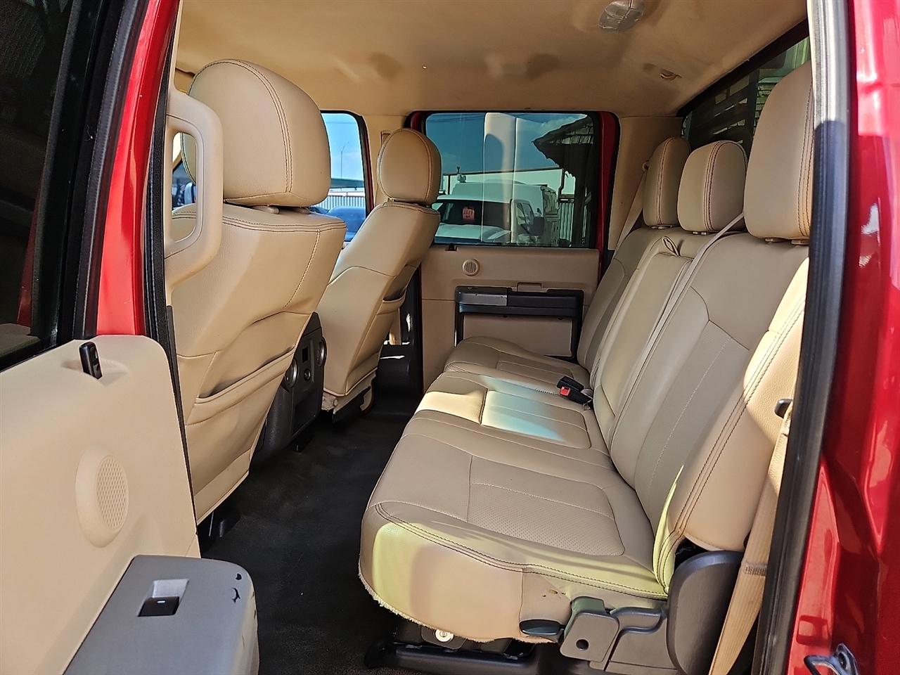 Ford Super Duty F-350 DRW 4WD Crew Cab 172" Lariat 2016
