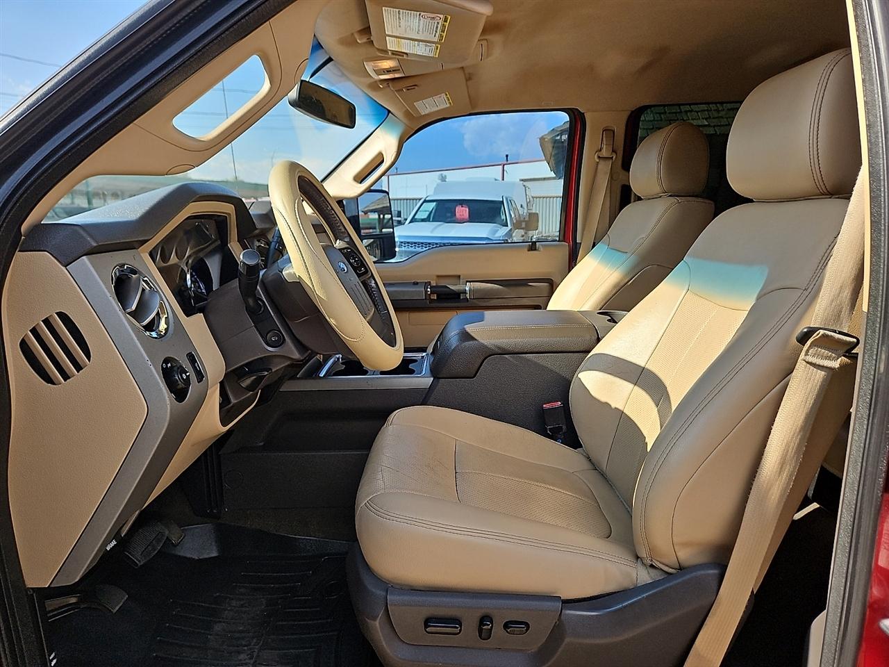 Ford Super Duty F-350 DRW 4WD Crew Cab 172" Lariat 2016
