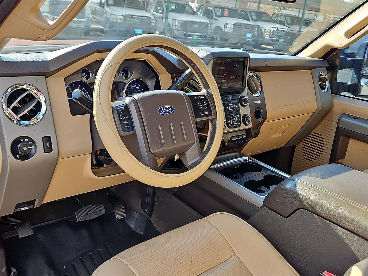 Ford Super Duty F-350 DRW 4WD Crew Cab 172" Lariat 2016