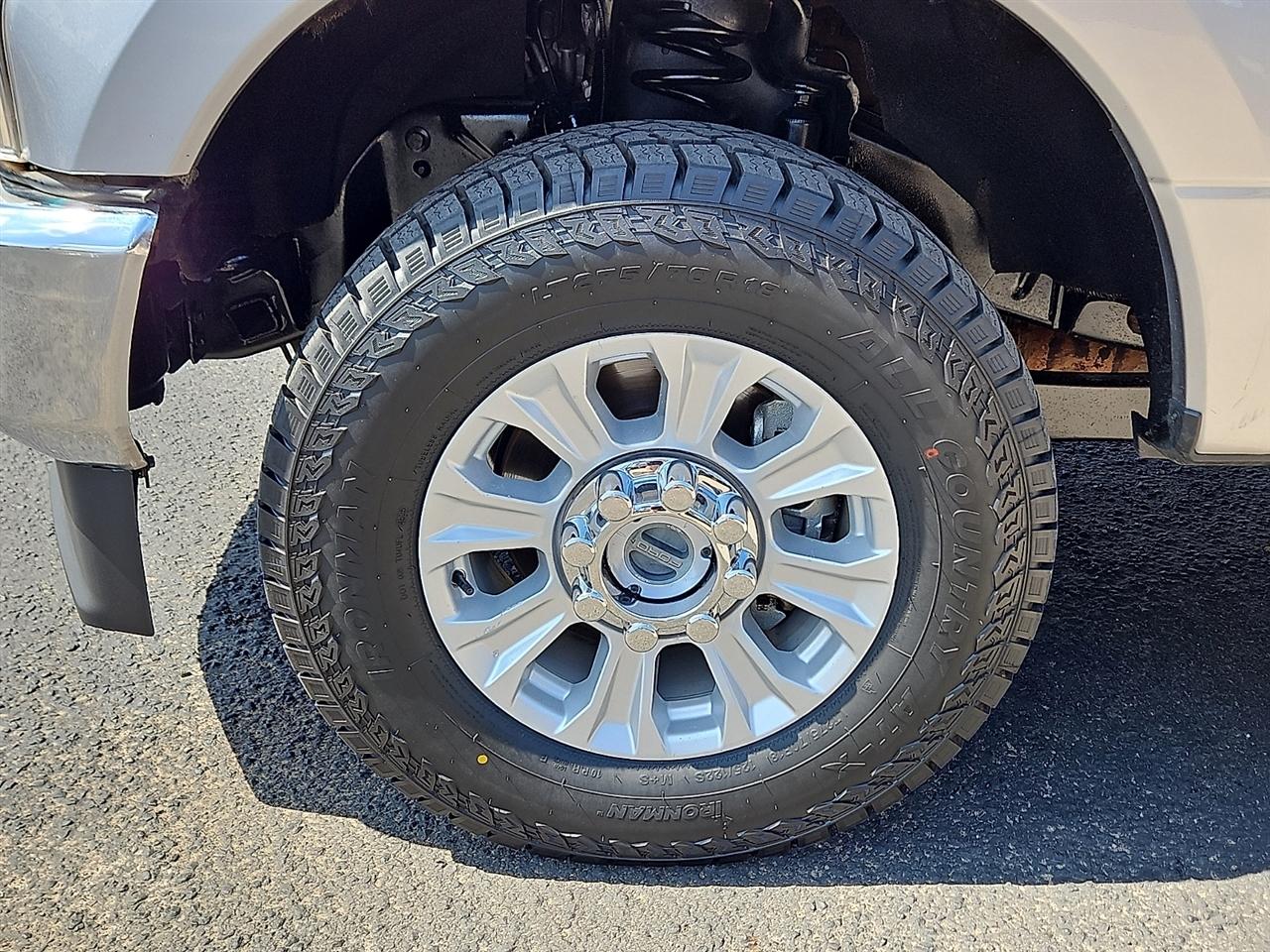 Ford Super Duty F-250 SRW XL 4WD SuperCab 6.75' Box 2022