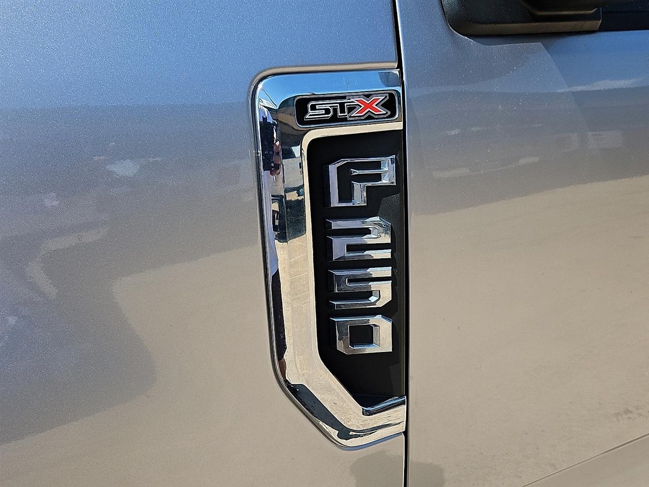 Ford Super Duty F-250 SRW XL 4WD SuperCab 6.75' Box 2022