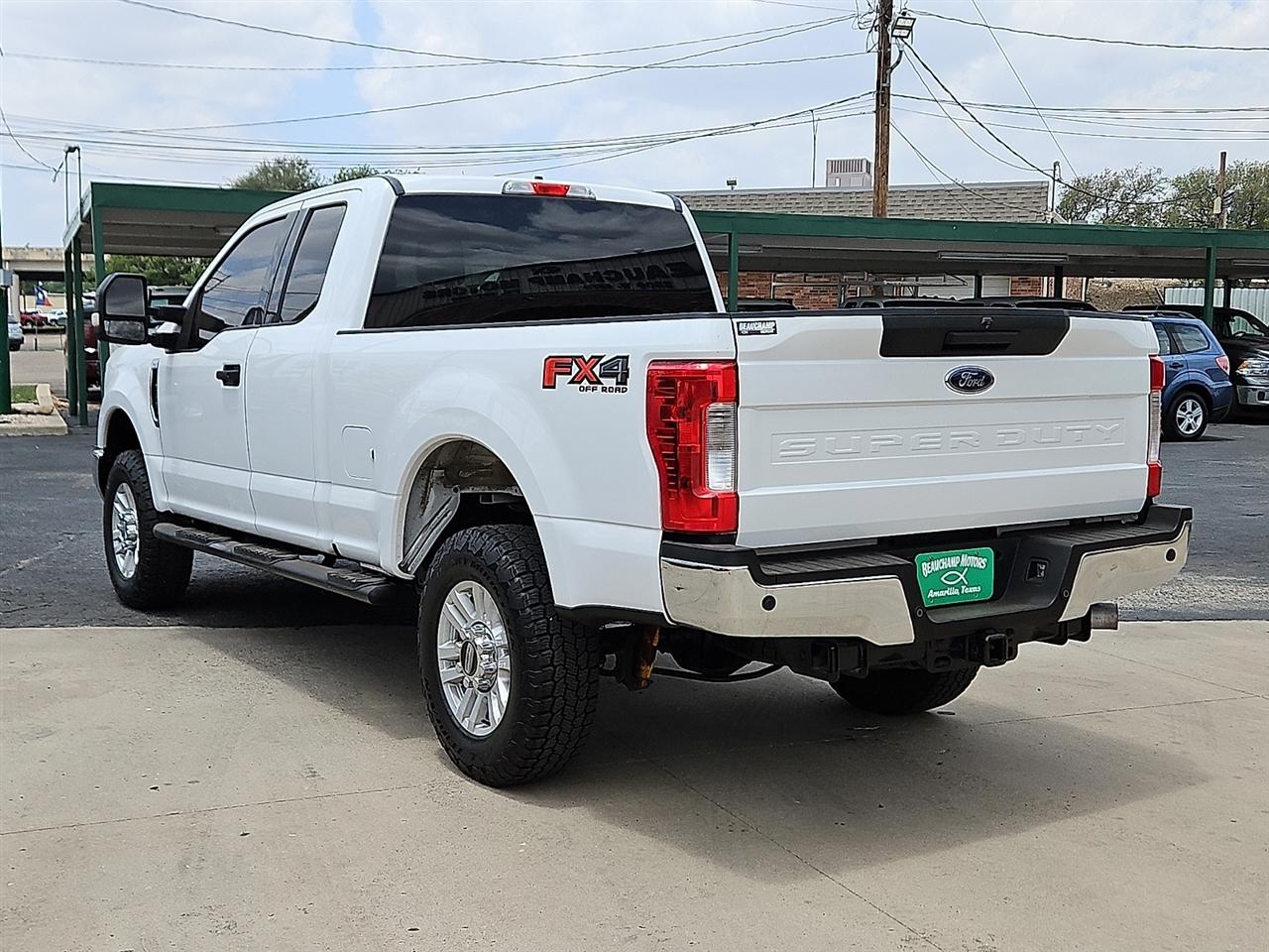Ford Super Duty F-250 SRW Lariat 4WD SuperCab 8' Box 2017
