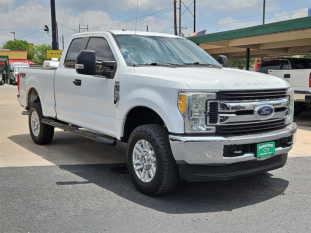 Ford Super Duty F-250 SRW Lariat 4WD SuperCab 8' Box 2017