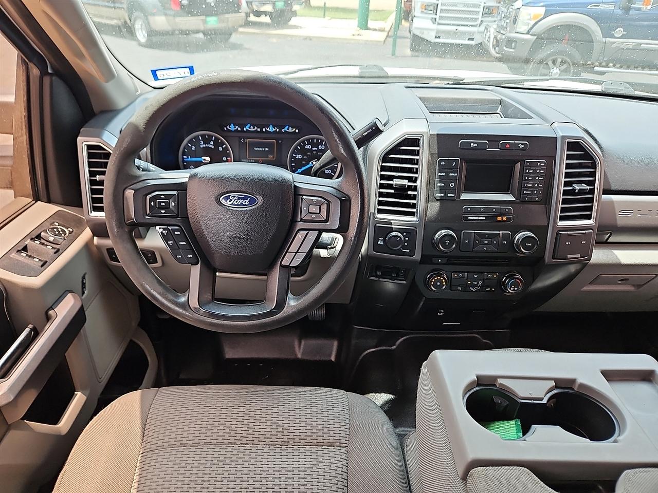 Ford Super Duty F-250 SRW Lariat 4WD SuperCab 8' Box 2017