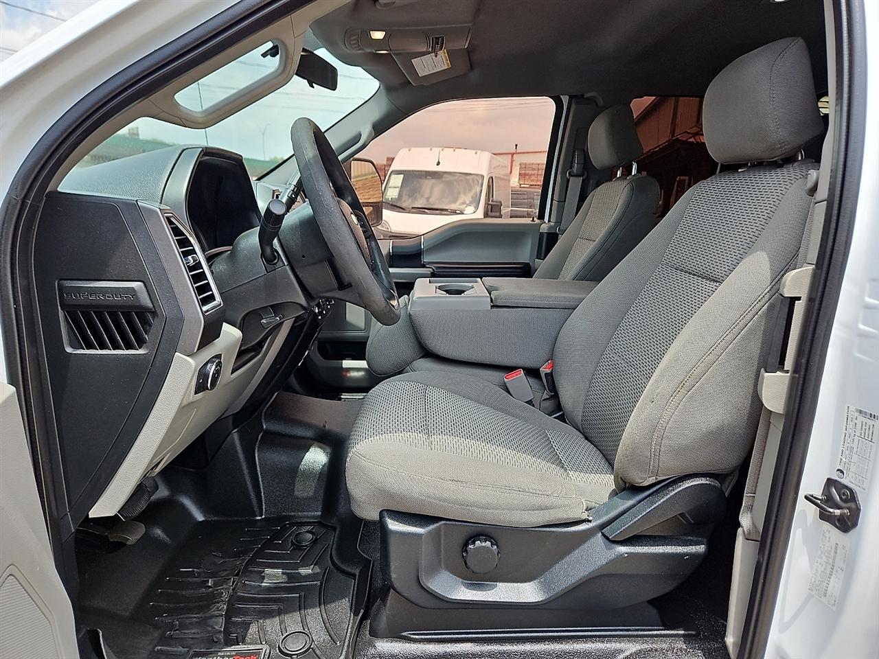 Ford Super Duty F-250 SRW Lariat 4WD SuperCab 8' Box 2017