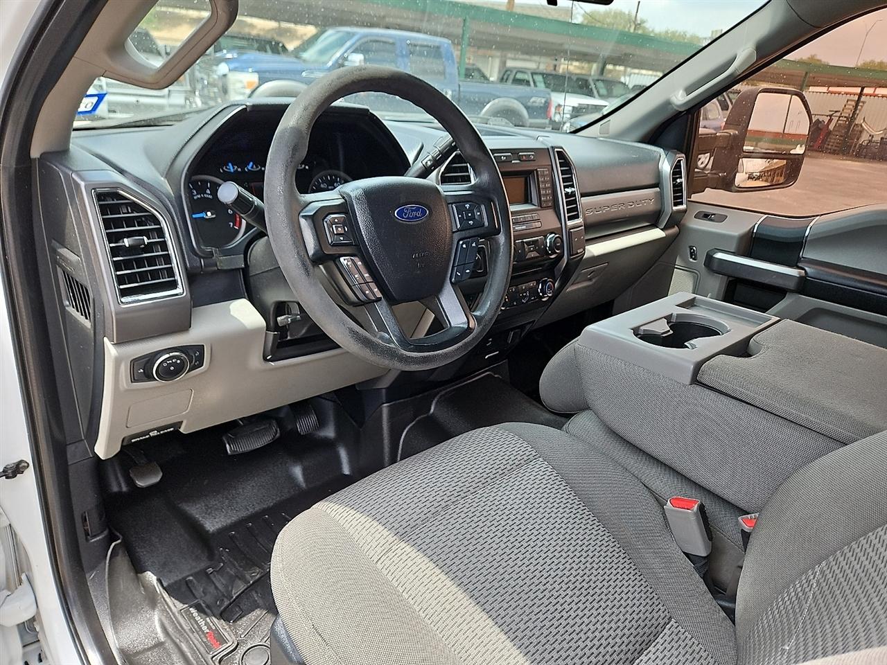 Ford Super Duty F-250 SRW Lariat 4WD SuperCab 8' Box 2017