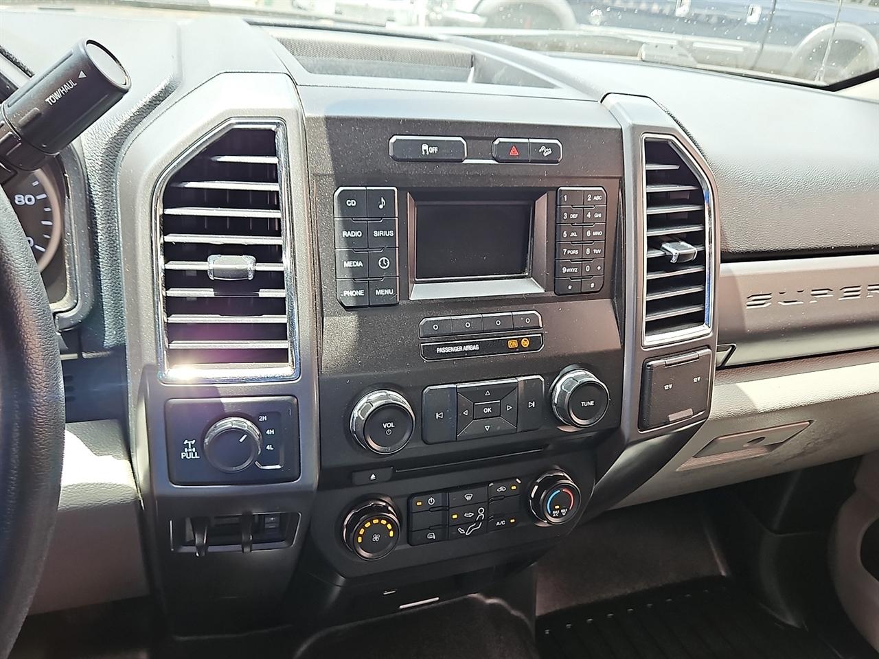 Ford Super Duty F-250 SRW Lariat 4WD SuperCab 8' Box 2017