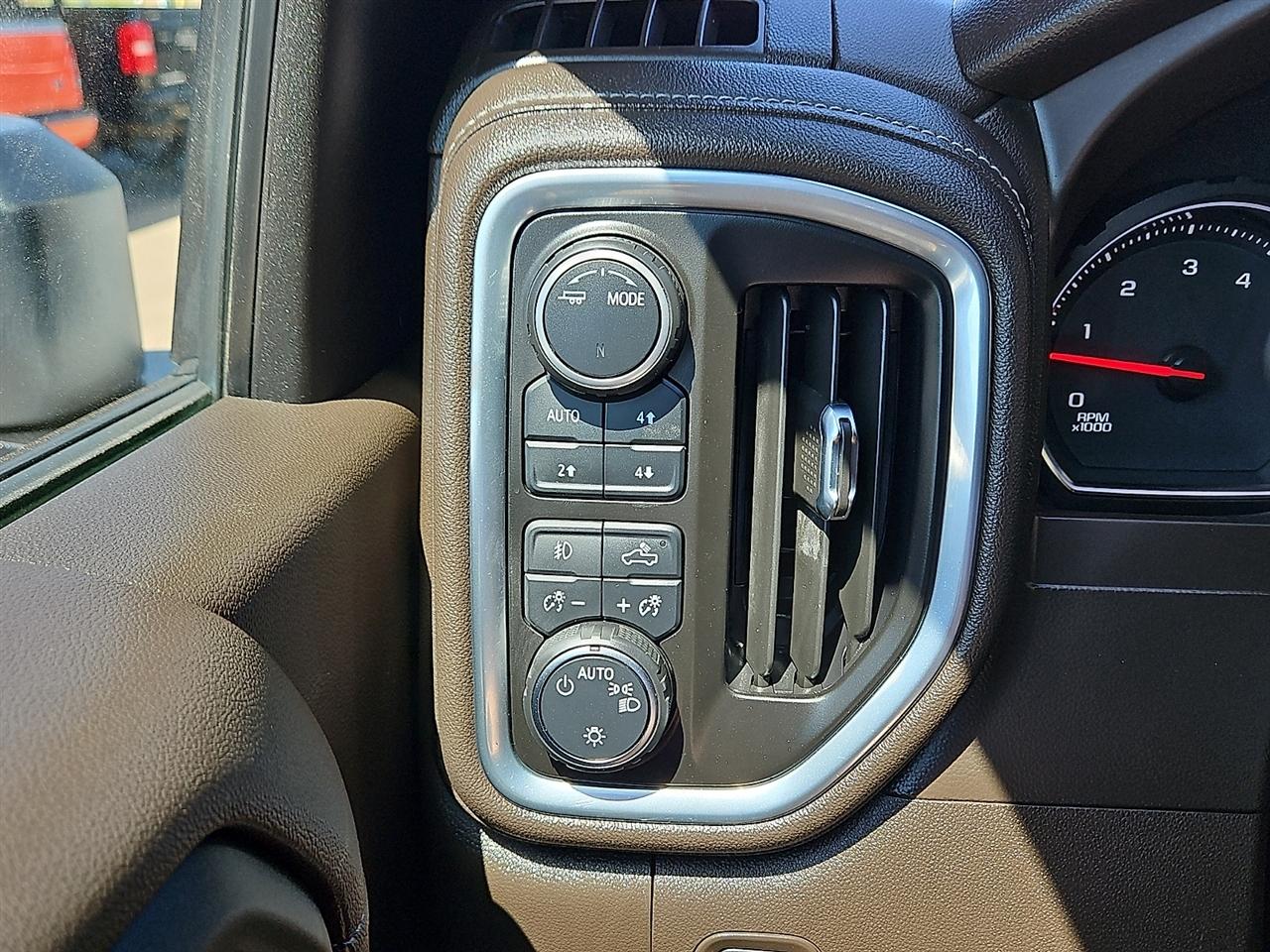 Chevrolet Silverado 3500HD 4WD Crew Cab 172" LT 2022