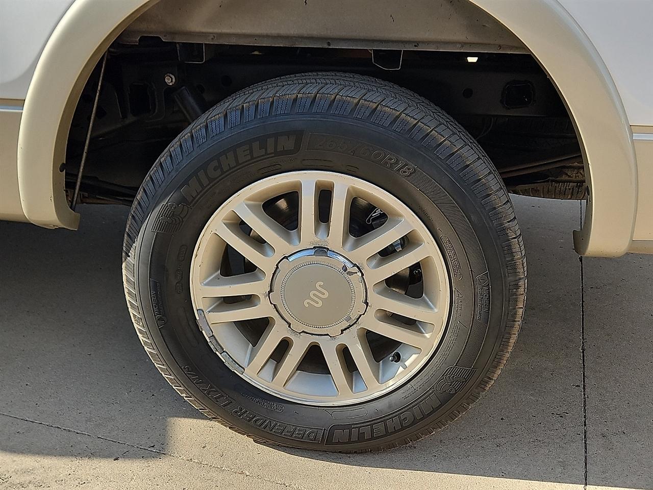Ford F-150 2WD SuperCrew 145" XL 2010