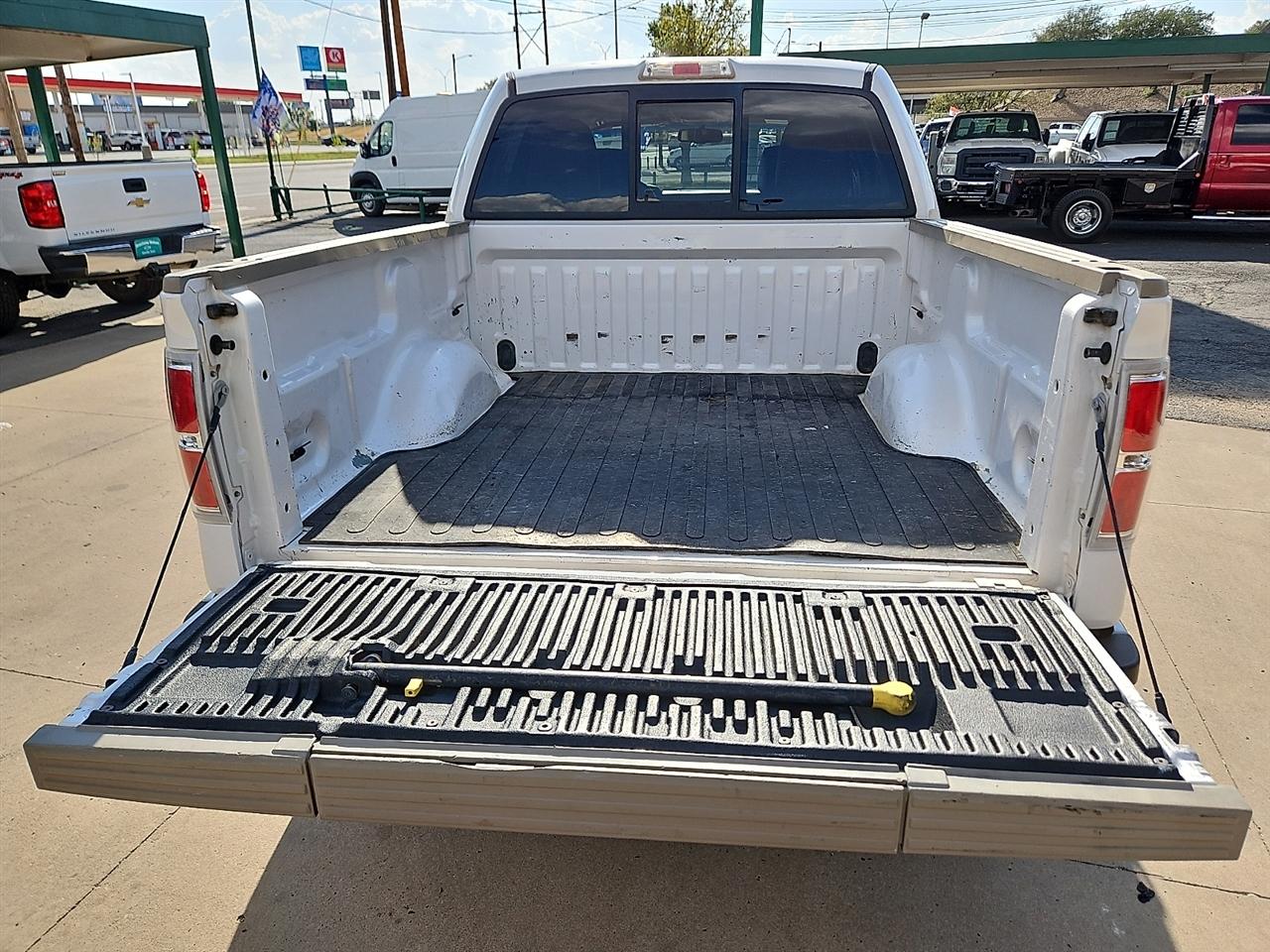 Ford F-150 2WD SuperCrew 145" XL 2010