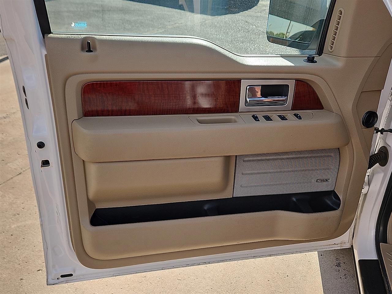 Ford F-150 2WD SuperCrew 145" XL 2010