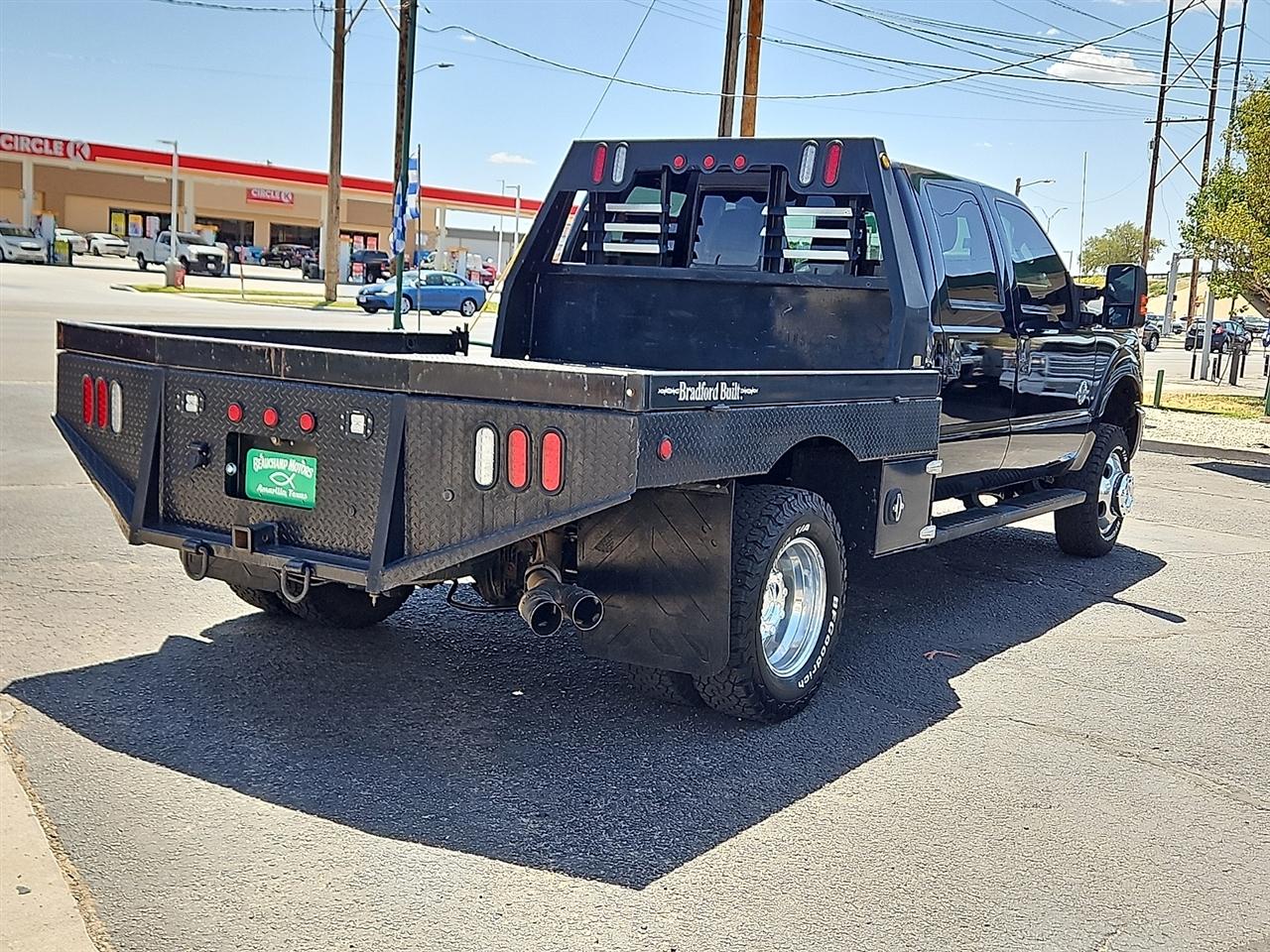 Ford Super Duty F-350 DRW 4WD Crew Cab 172" Lariat 2015