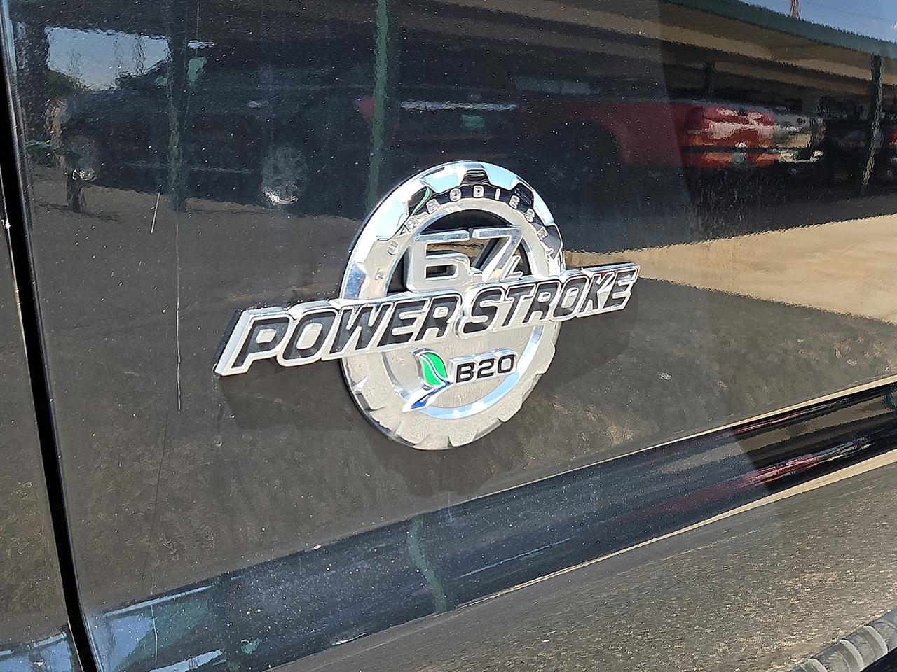 Ford Super Duty F-350 DRW 4WD Crew Cab 172" Lariat 2015