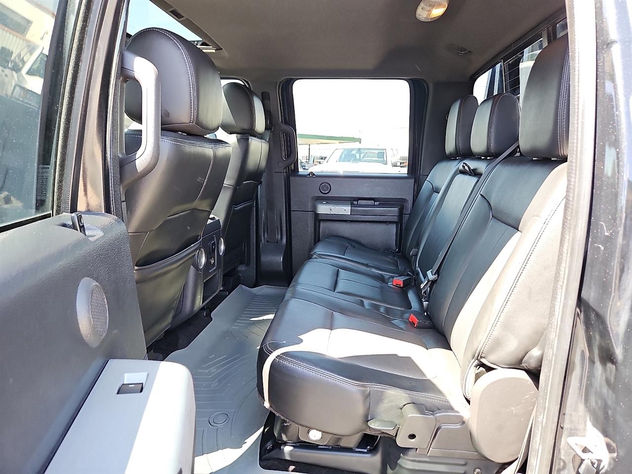 Ford Super Duty F-350 DRW 4WD Crew Cab 172" Lariat 2015