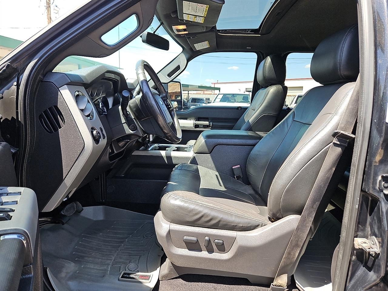 Ford Super Duty F-350 DRW 4WD Crew Cab 172" Lariat 2015