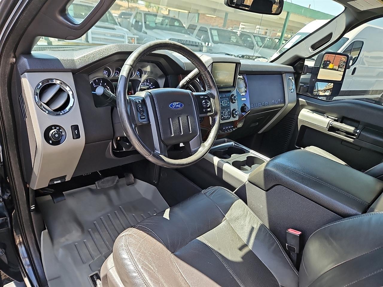 Ford Super Duty F-350 DRW 4WD Crew Cab 172" Lariat 2015