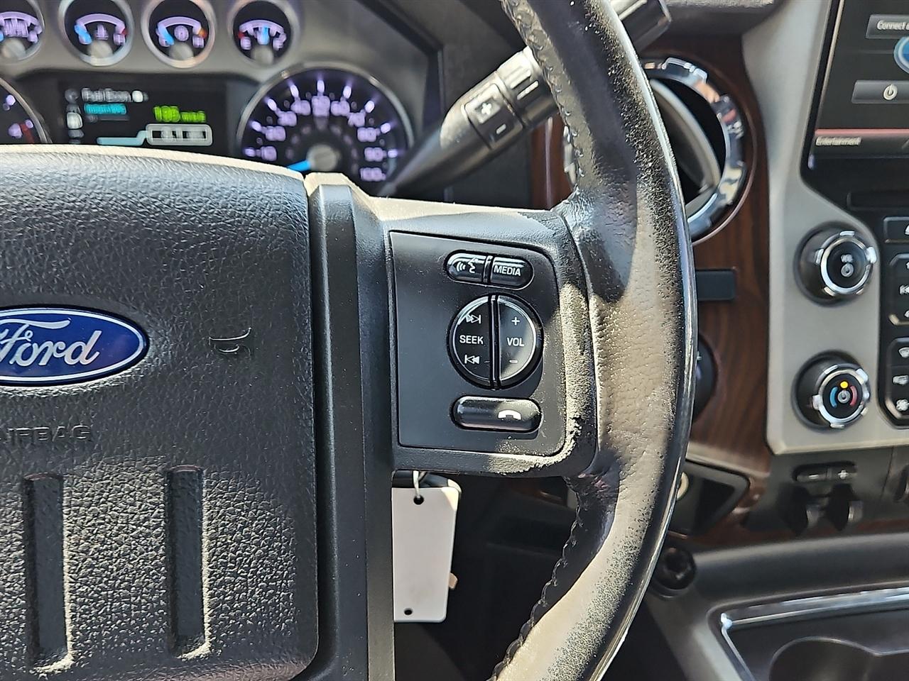 Ford Super Duty F-350 DRW 4WD Crew Cab 172" Lariat 2015
