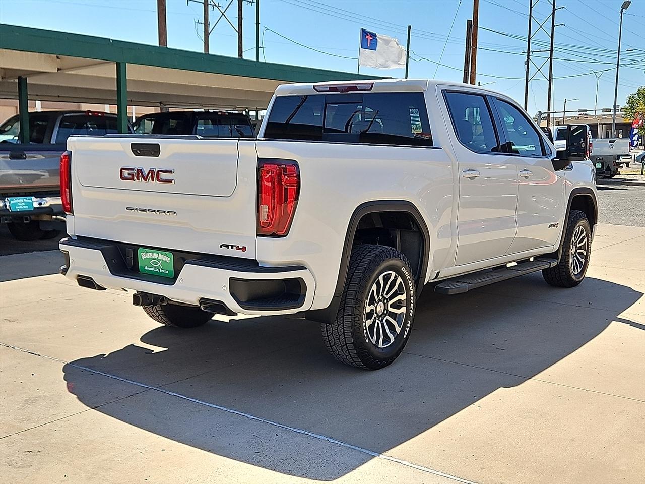 GMC Sierra 1500 4WD Crew Cab 147" AT4 2020