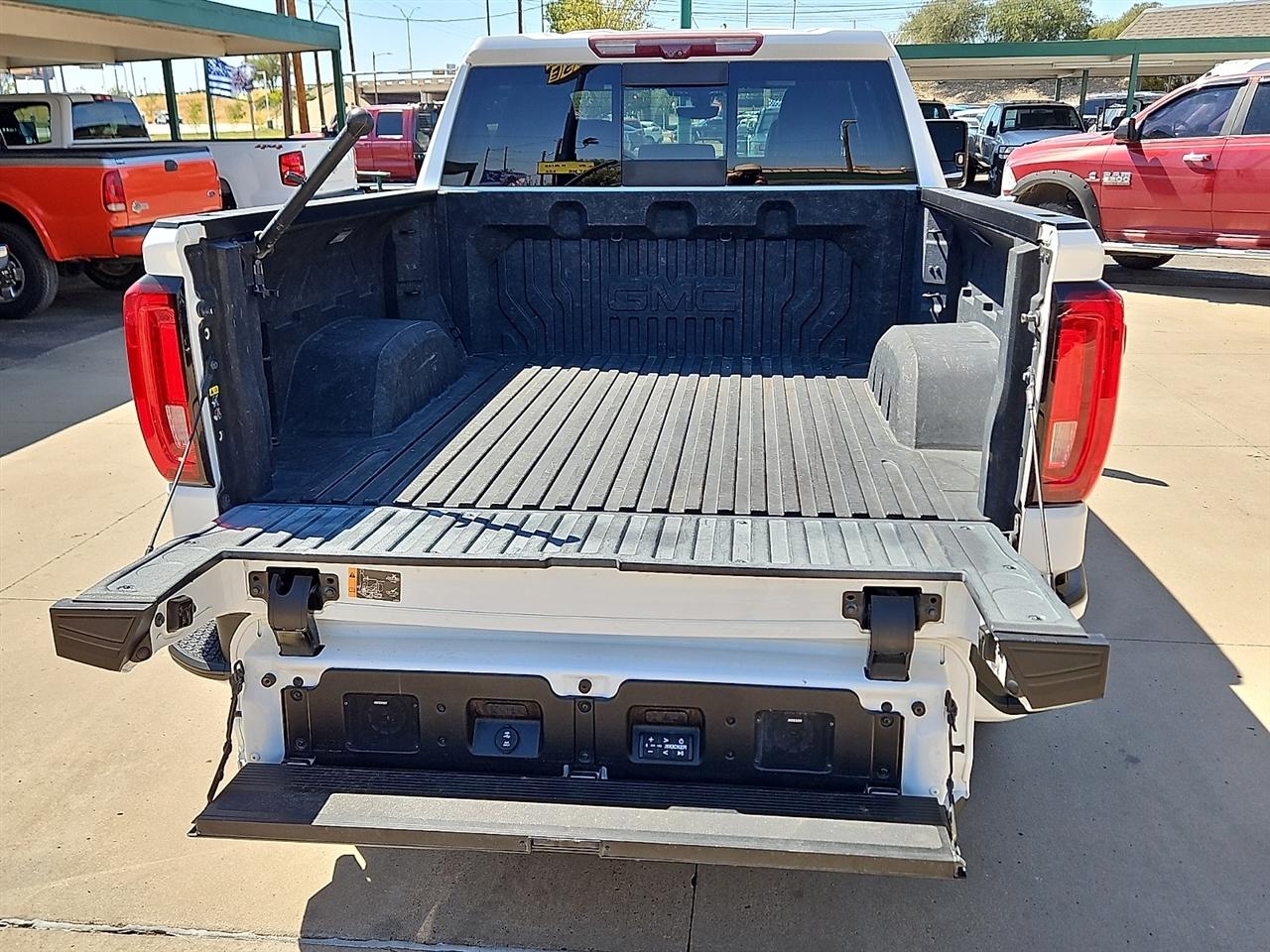 GMC Sierra 1500 4WD Crew Cab 147" AT4 2020