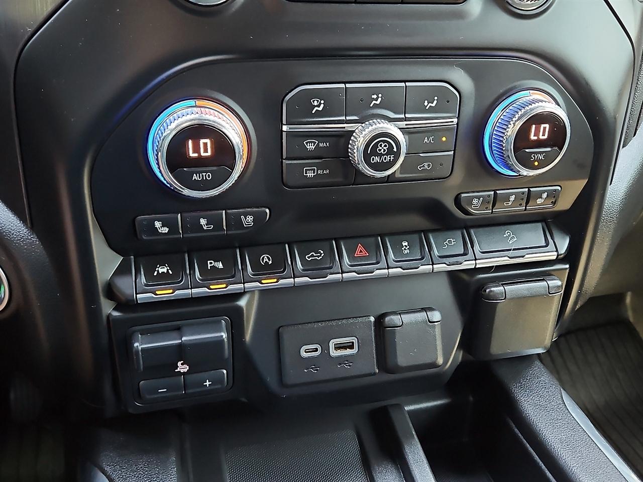 GMC Sierra 1500 4WD Crew Cab 147" AT4 2020