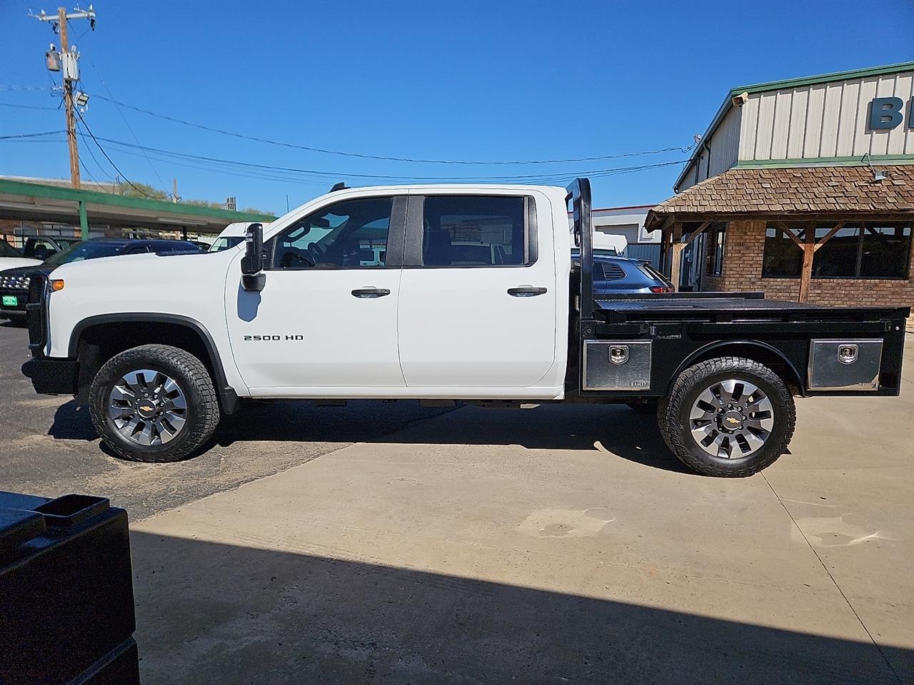 Chevrolet Silverado 2500HD 4WD Crew Cab 159" Custom 2024