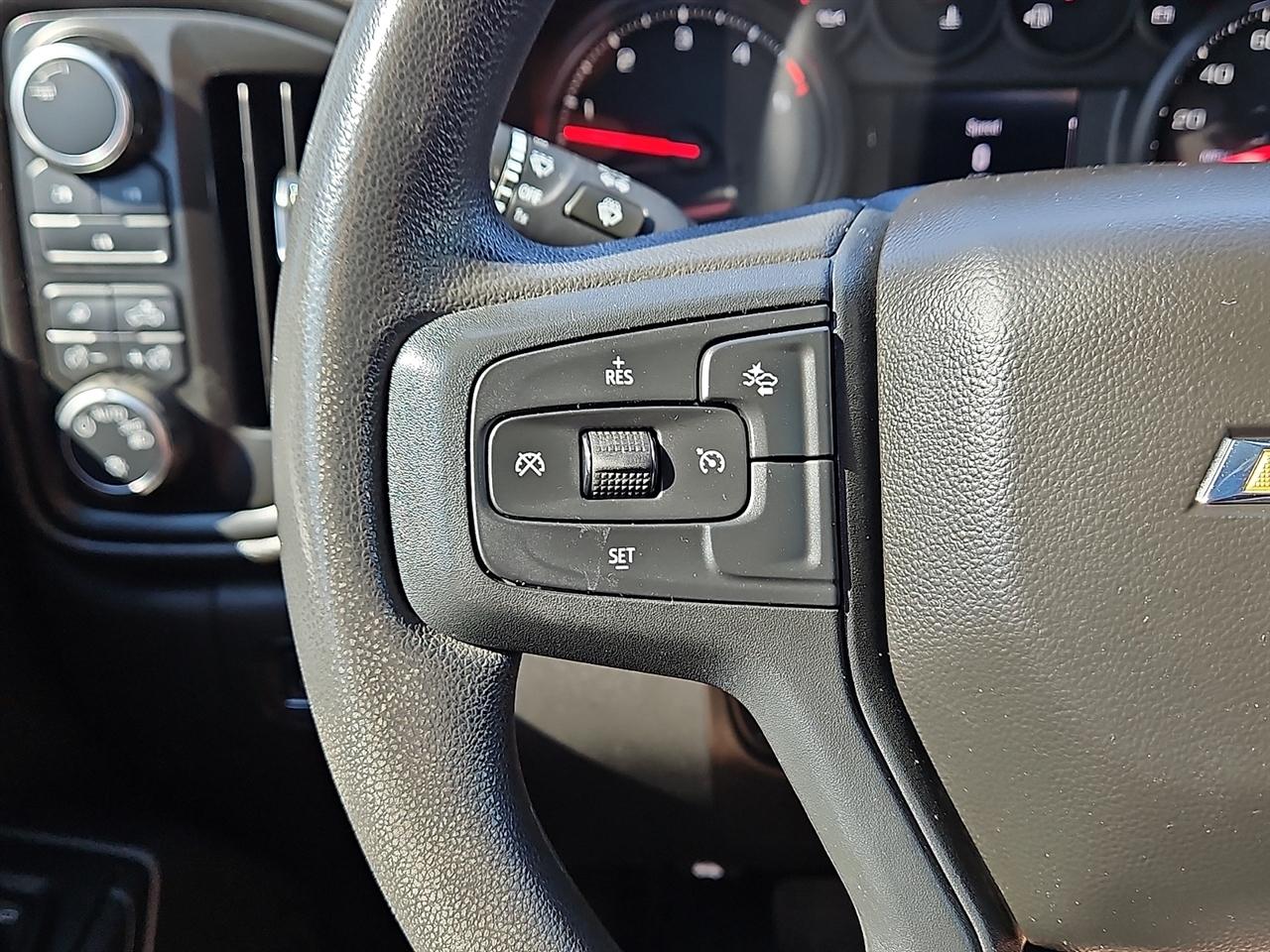 Chevrolet Silverado 2500HD 4WD Crew Cab 159" Custom 2024