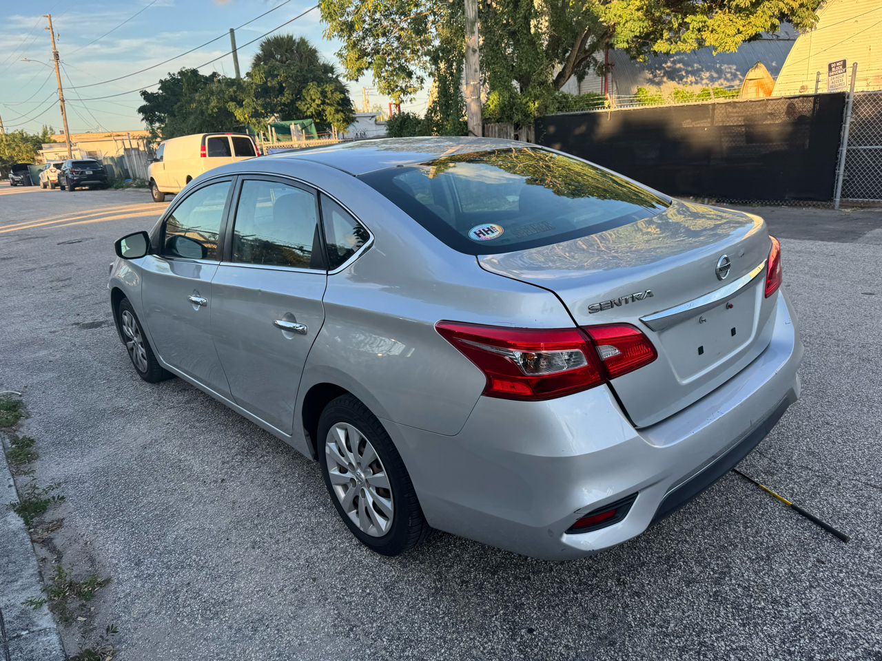 Nissan Sentra S CVT 2019
