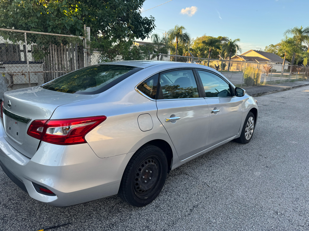 Nissan Sentra S CVT 2019