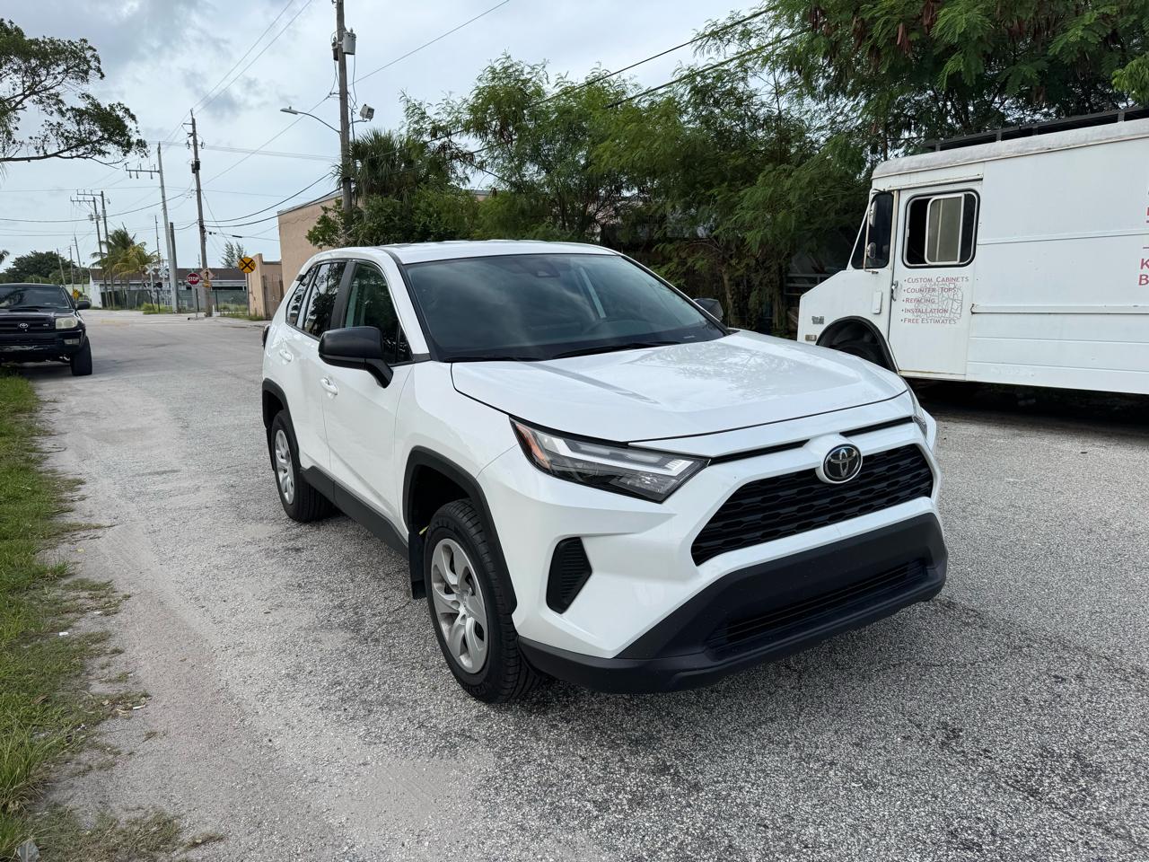 Toyota RAV4 LE 2024