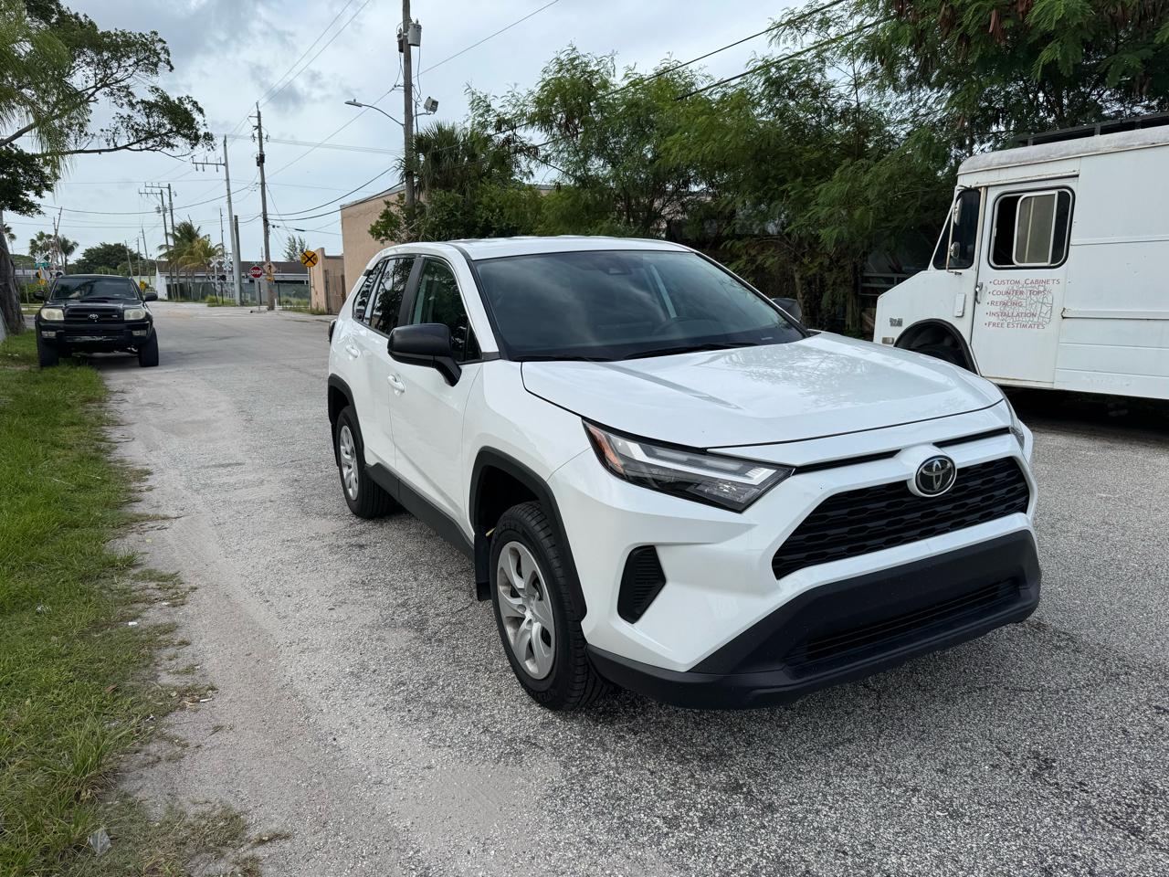 Toyota RAV4 LE 2024