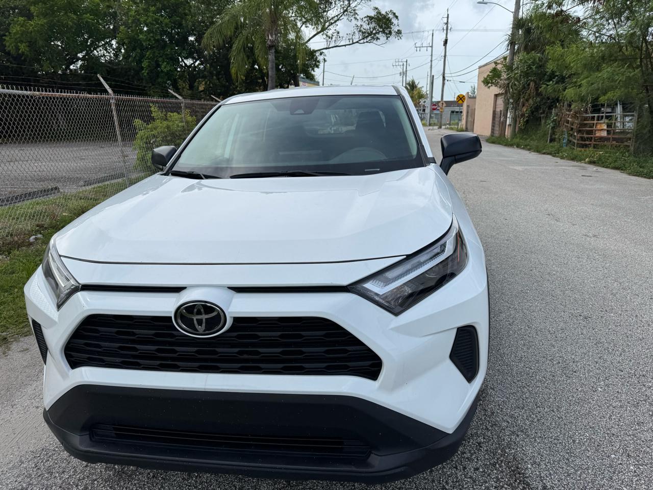 Toyota RAV4 LE 2024