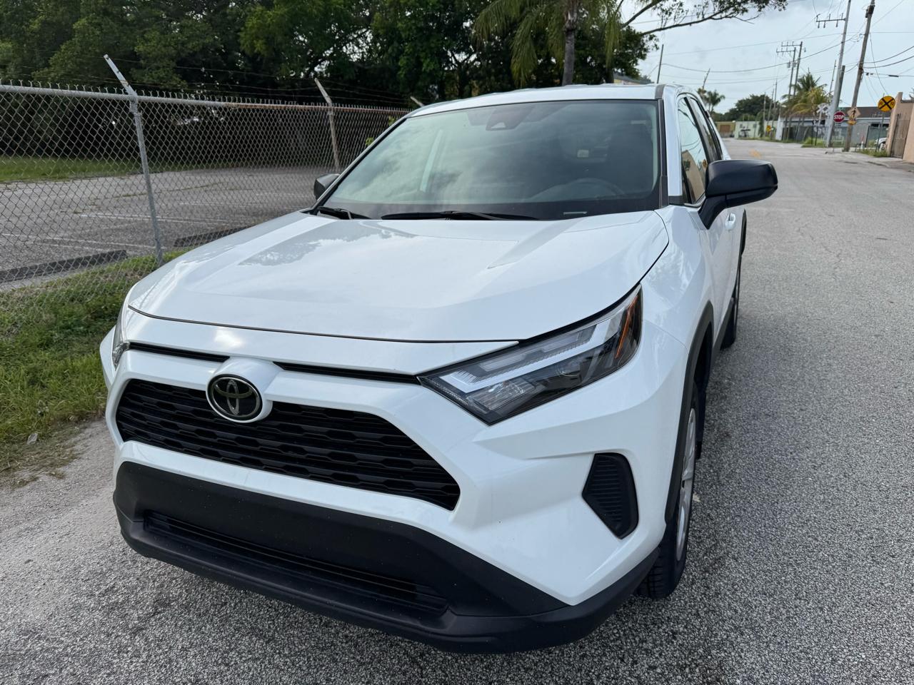 Toyota RAV4 LE 2024