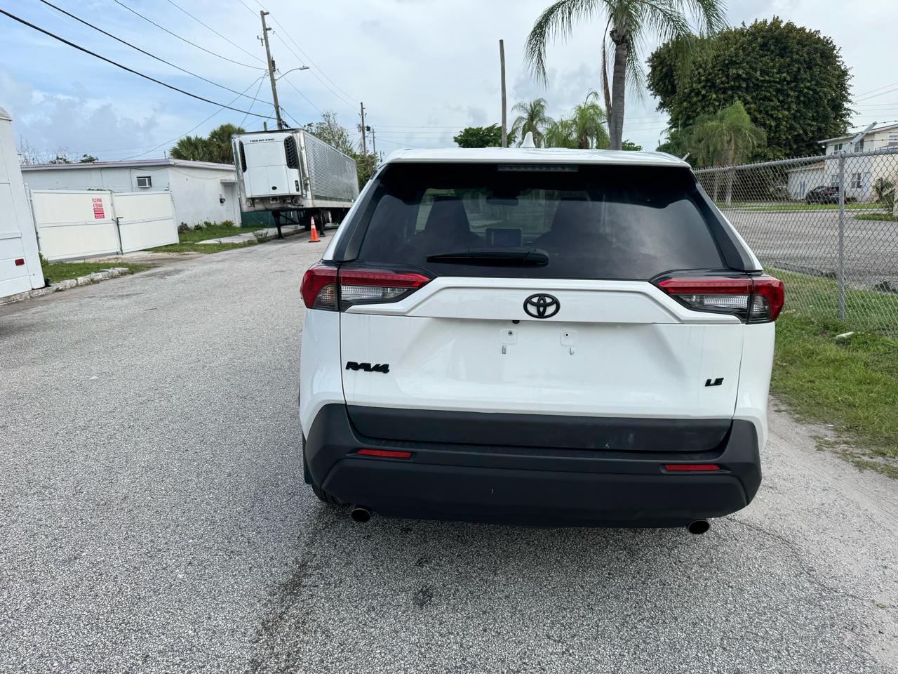 Toyota RAV4 LE 2024