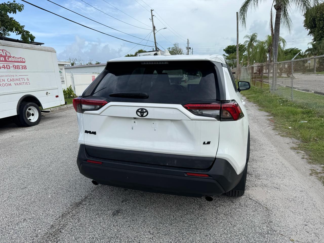 Toyota RAV4 LE 2024