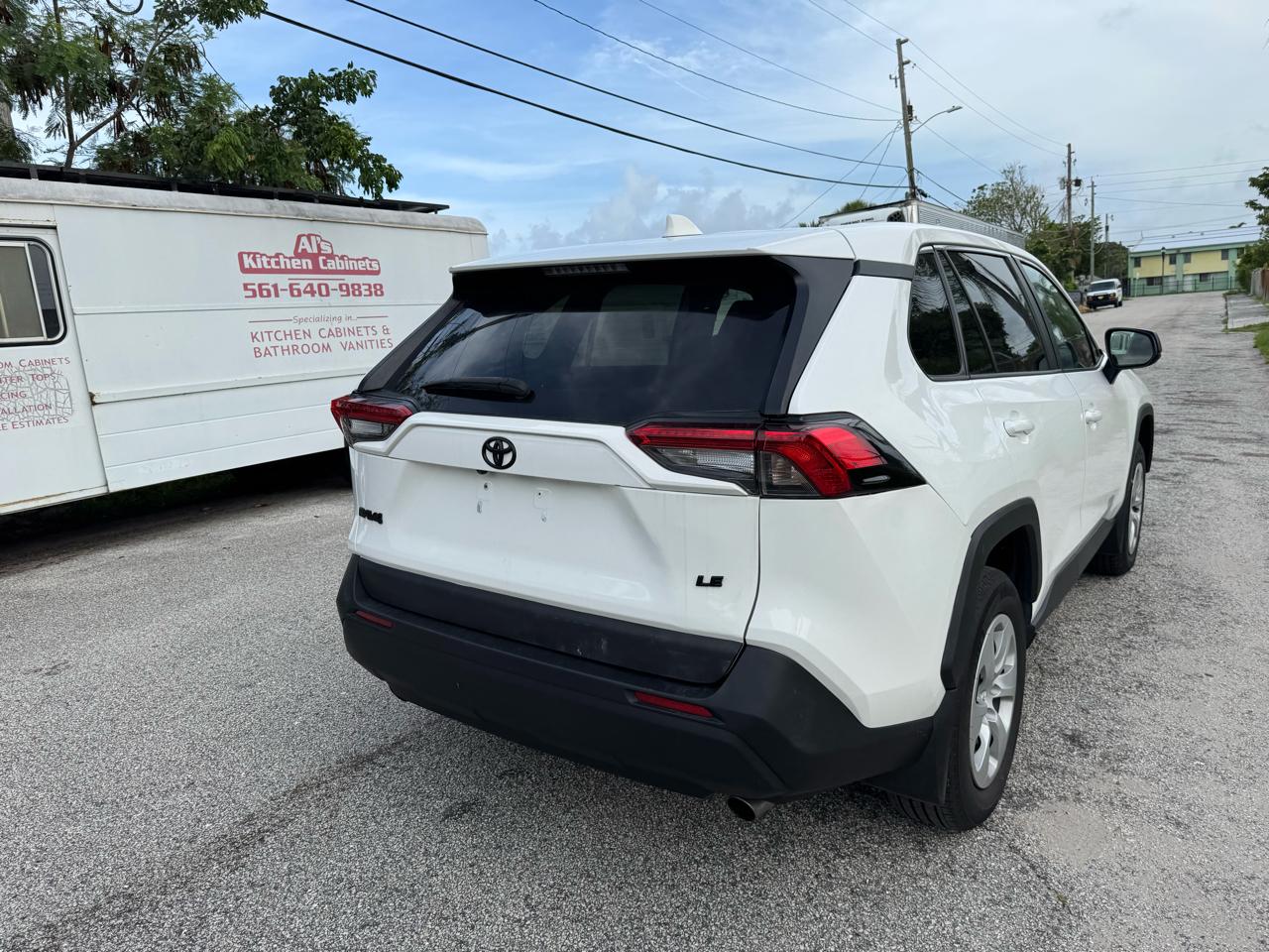 Toyota RAV4 LE 2024