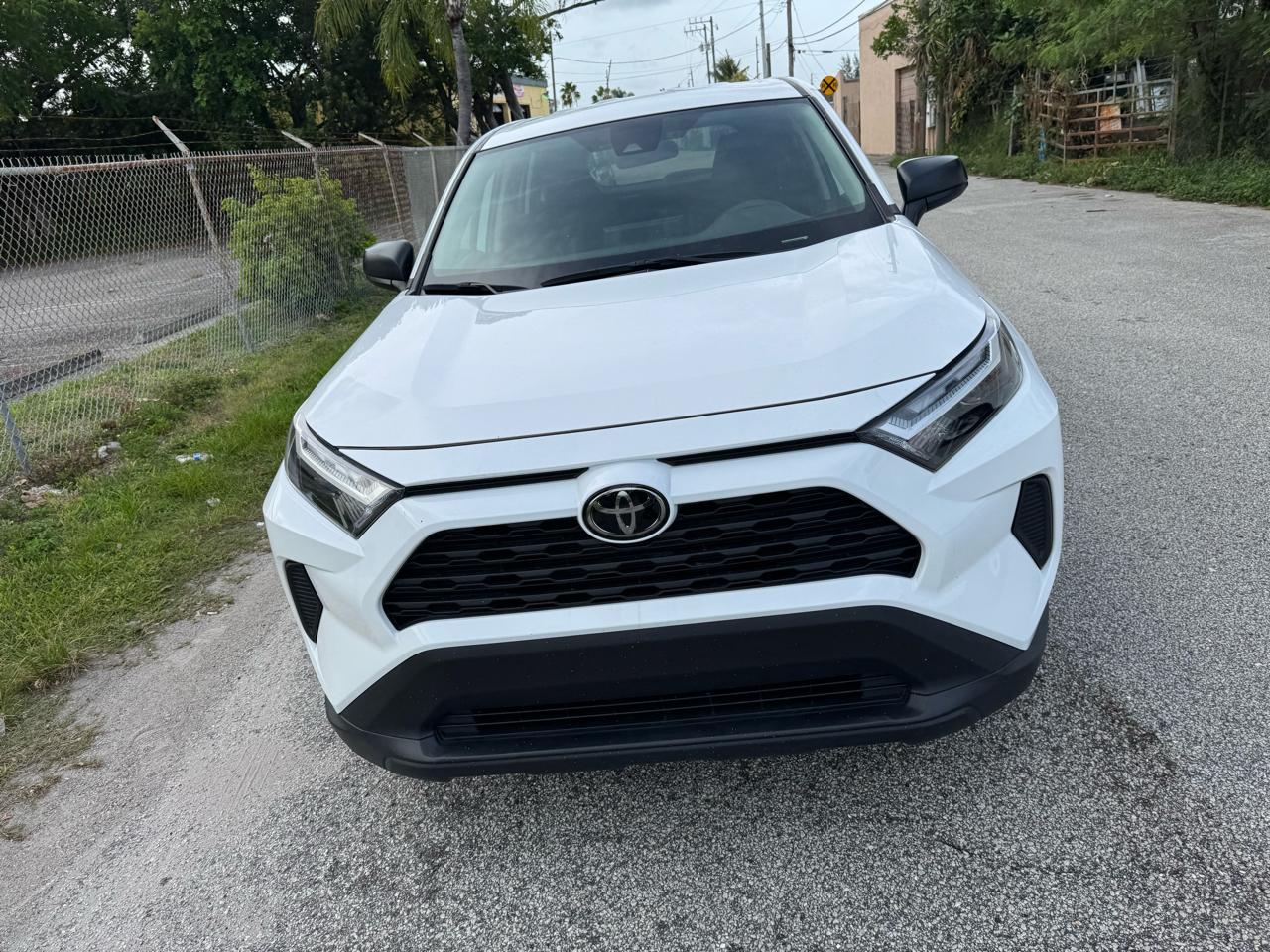 Toyota RAV4 LE 2024