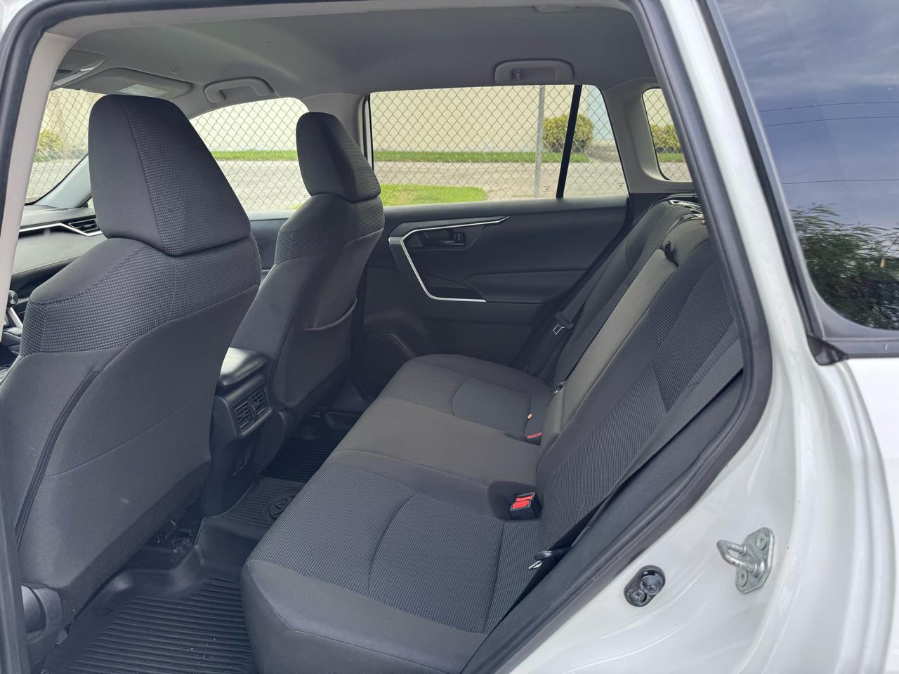 Toyota RAV4 LE 2024