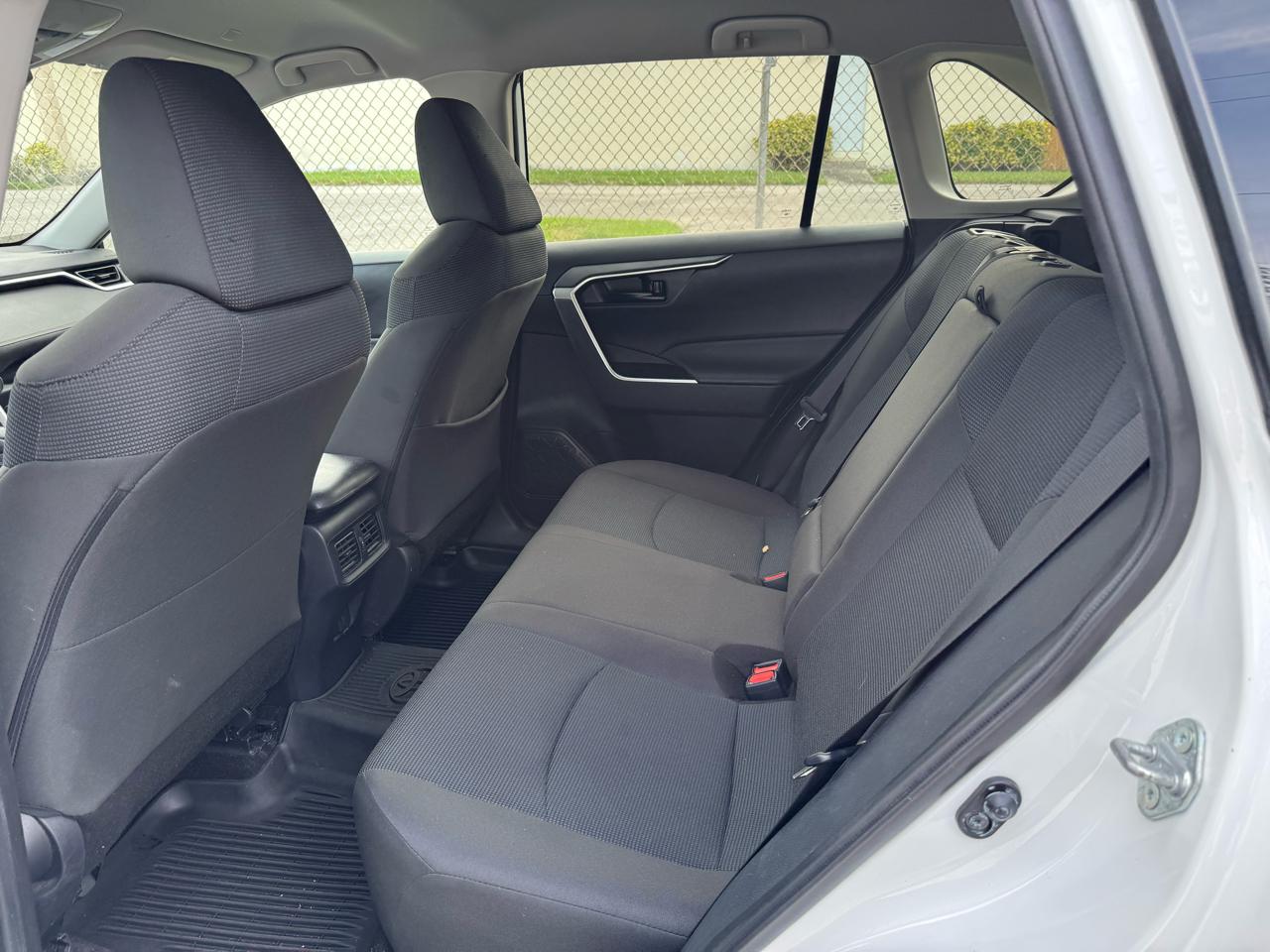 Toyota RAV4 LE 2024
