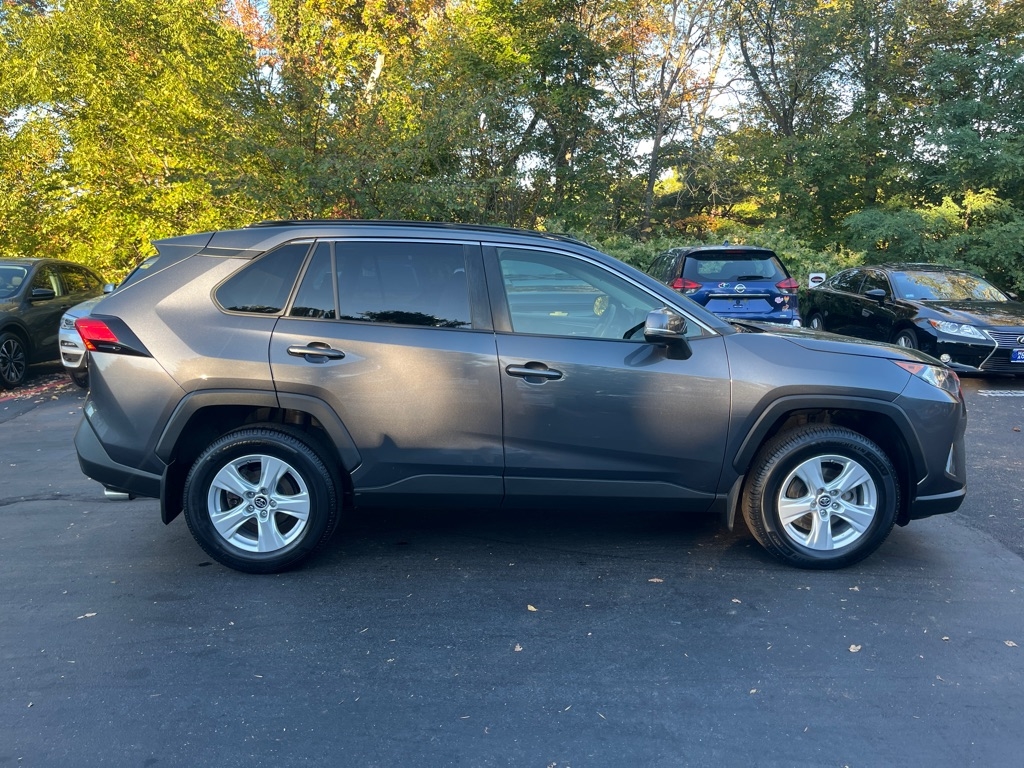 2019 Toyota RAV4 XLE Premium photo 2
