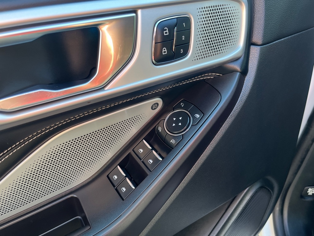 Ford Explorer  2020 Ford Explorer  2020