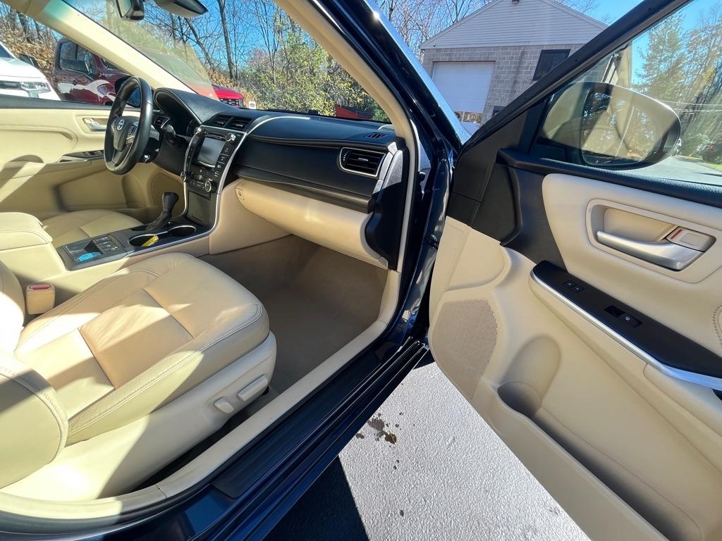 Toyota Camry Hybrid  2015