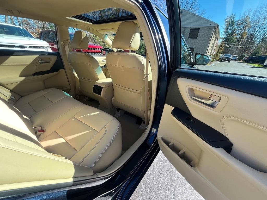 Toyota Camry Hybrid  2015