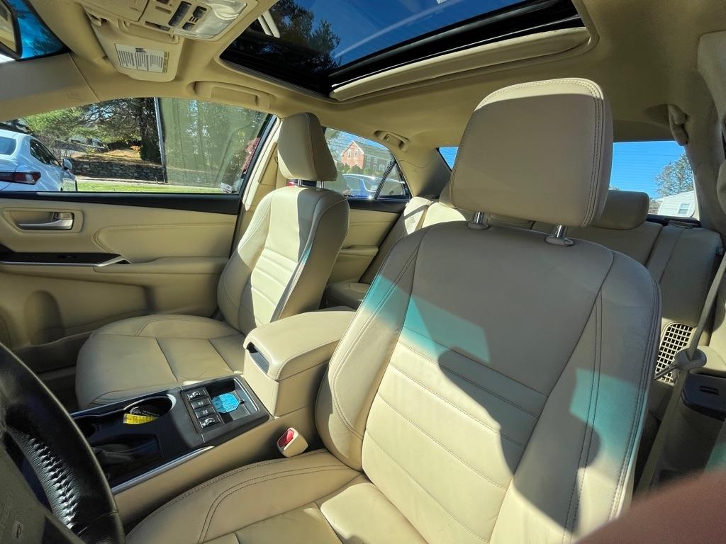 Toyota Camry Hybrid  2015