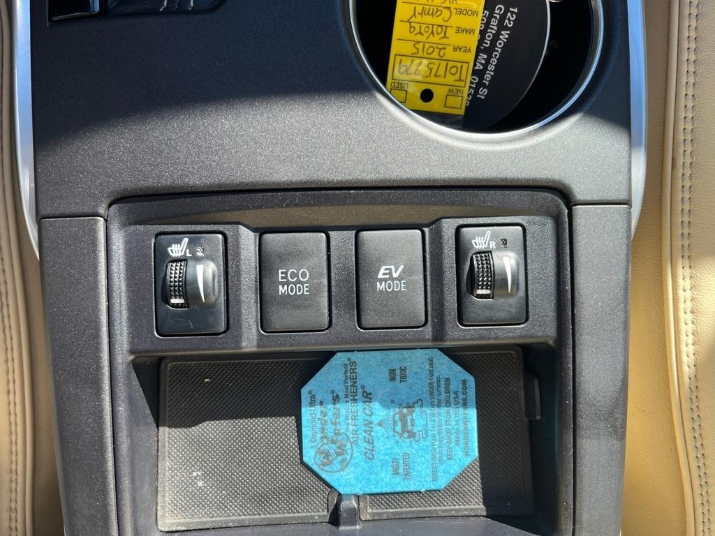 Toyota Camry Hybrid  2015